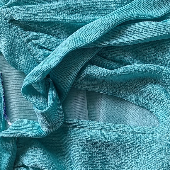 1970's Turquoise Terry cloth/Polyester Dress Size 12/14 with tie& elastic waist - Picture 6 of 11